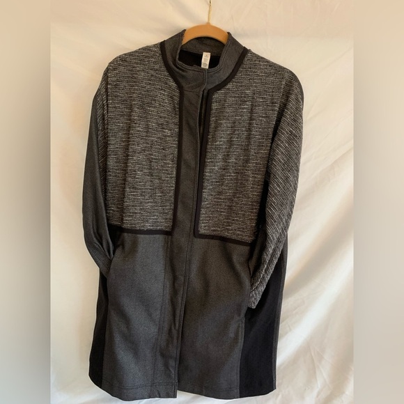Lululemon jacket - Picture 5 of 8